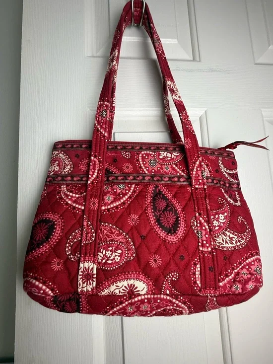 Vera Bradley Mesa Red Little Betsy EUC - Retired Pattern - Last One - Picture 4 of 5
